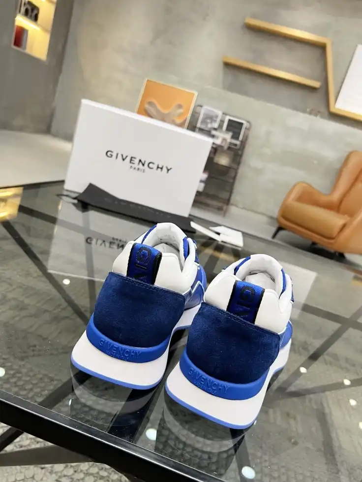 hype Givenchy Sneakers