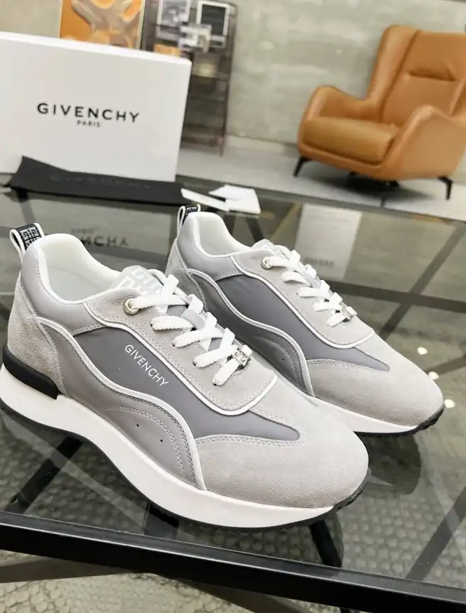 hype Givenchy Sneakers