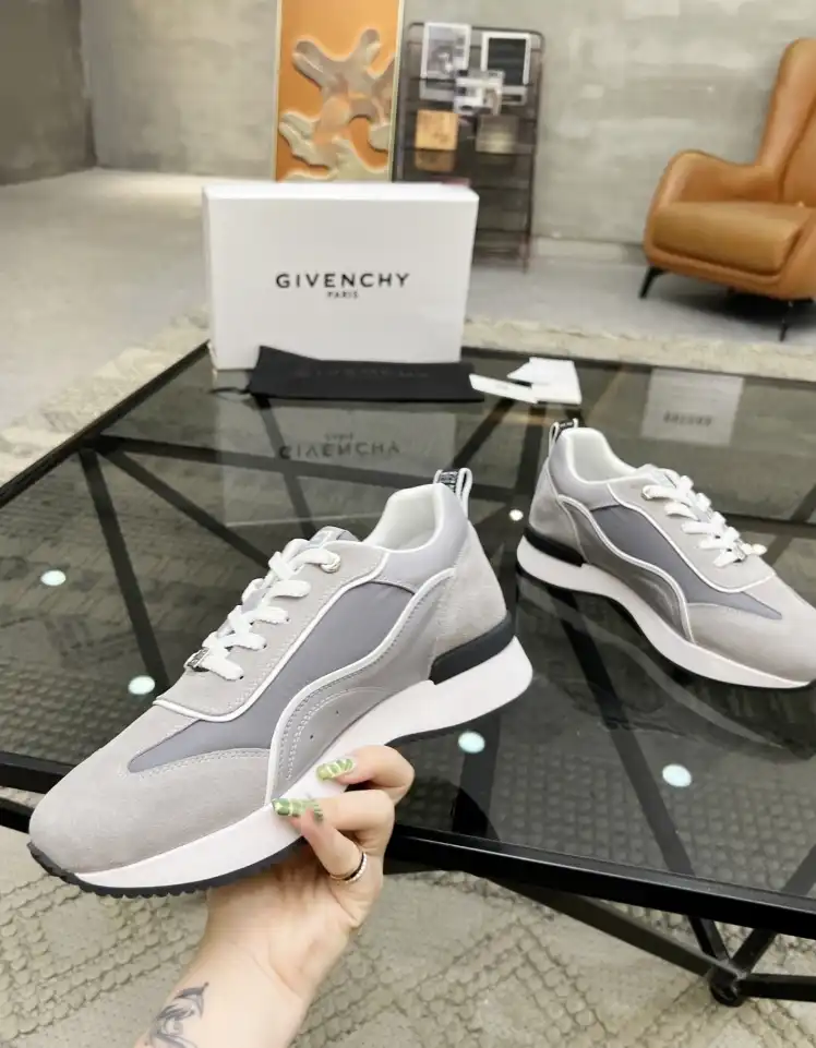 hype Givenchy Sneakers