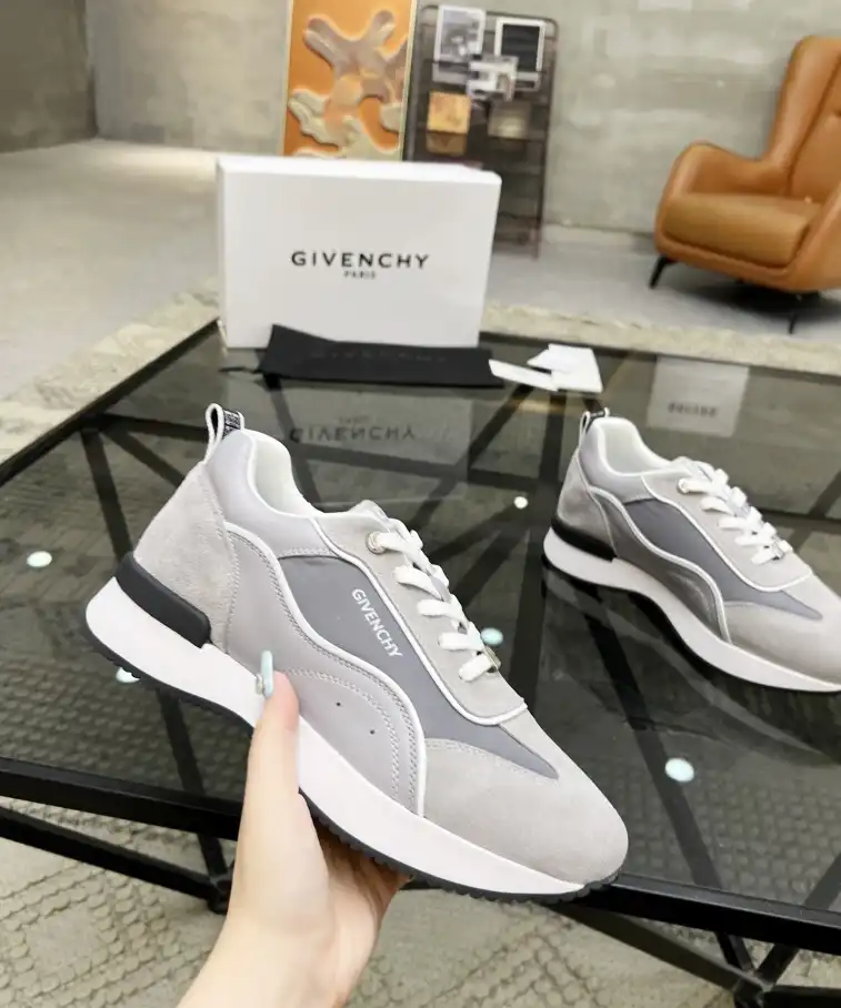 hype Givenchy Sneakers