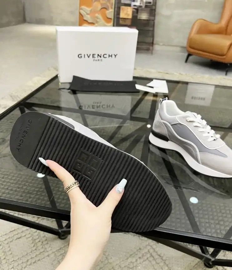 hype Givenchy Sneakers