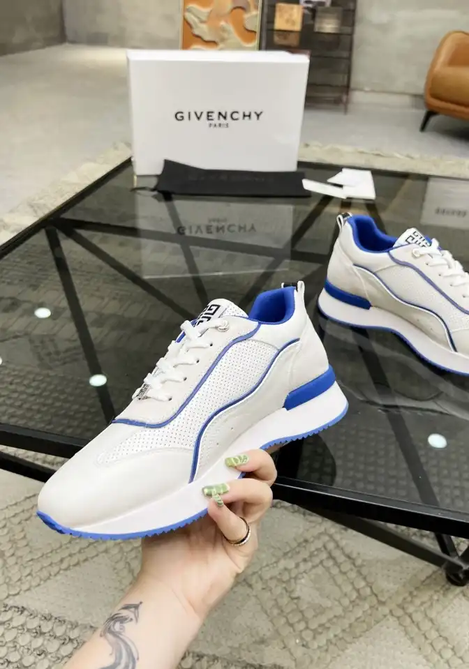 hype Givenchy Sneakers