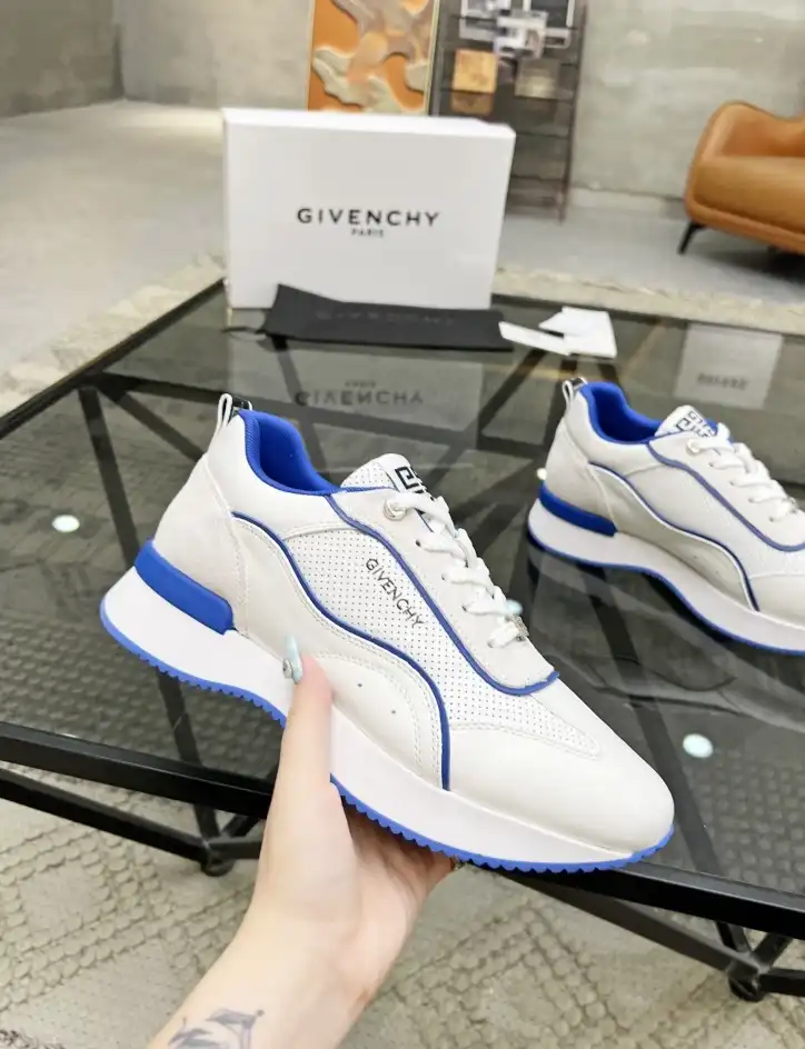 hype Givenchy Sneakers