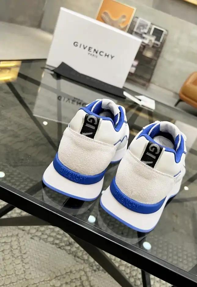 hype Givenchy Sneakers