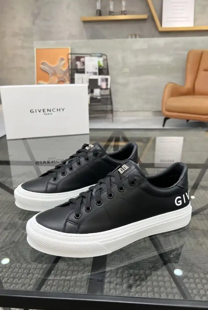 hype Givenchy Sneakers