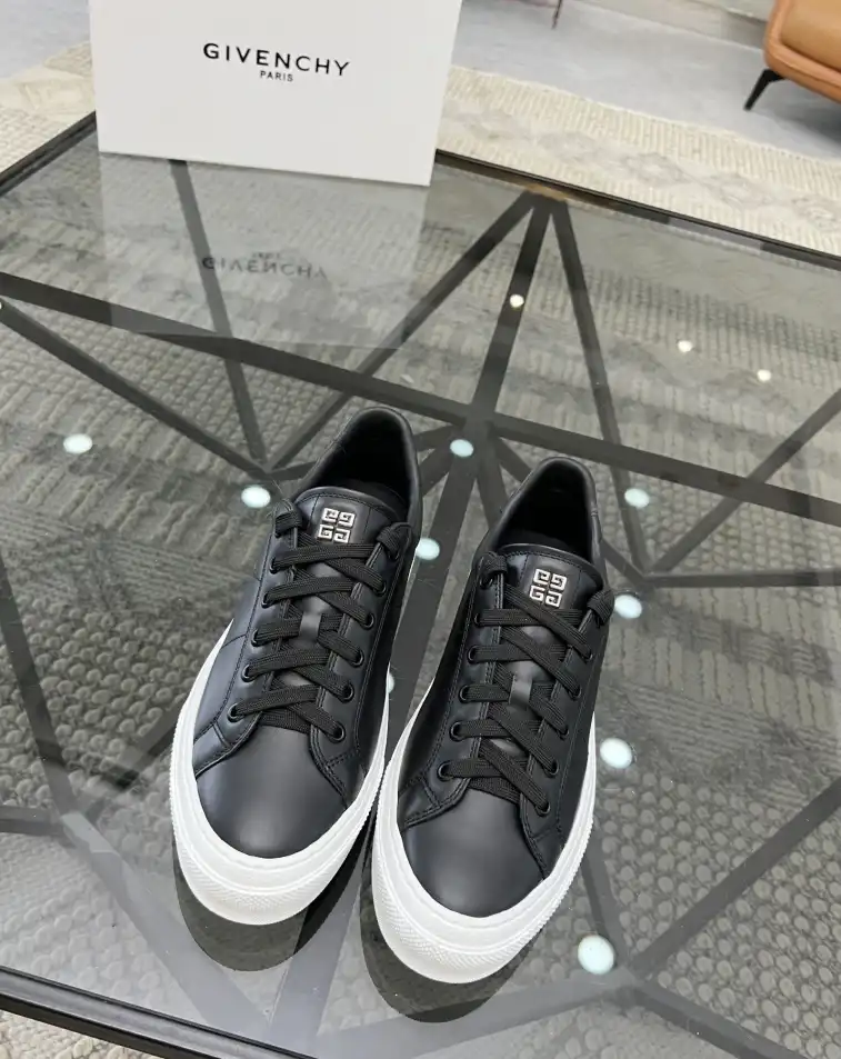 hype Givenchy Sneakers