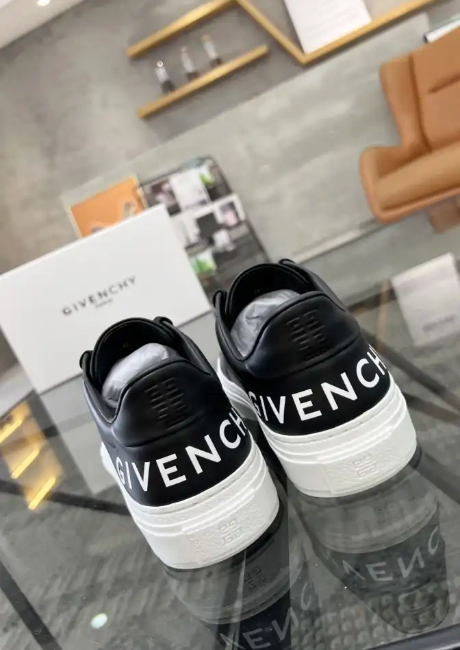 hype Givenchy Sneakers