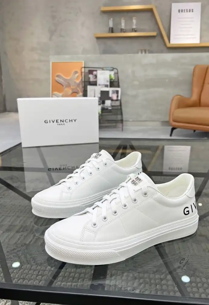 hype Givenchy Sneakers