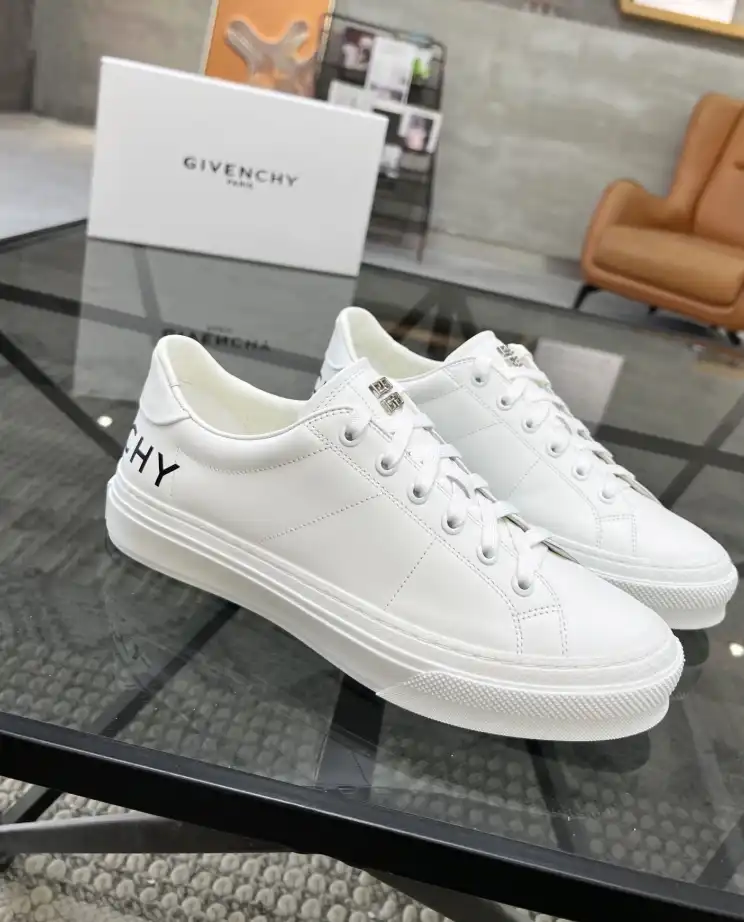 hype Givenchy Sneakers