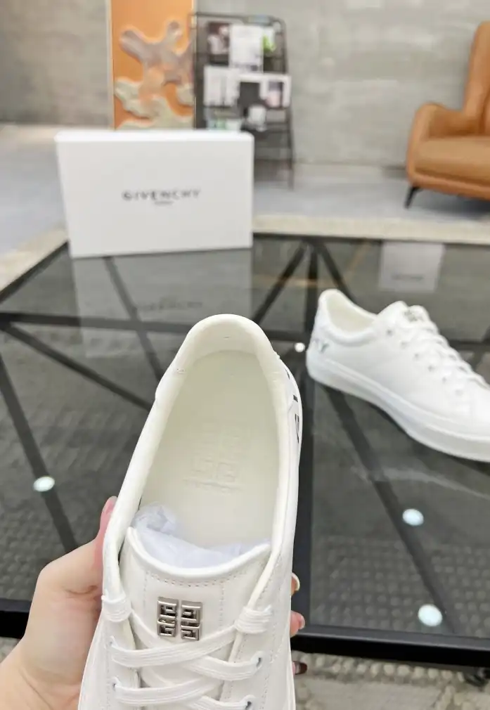 hype Givenchy Sneakers