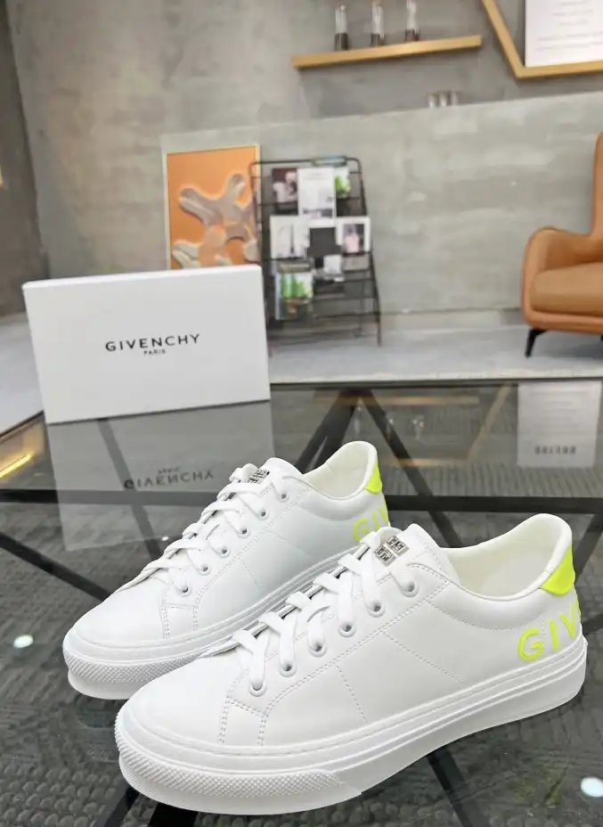 hype Givenchy Sneakers