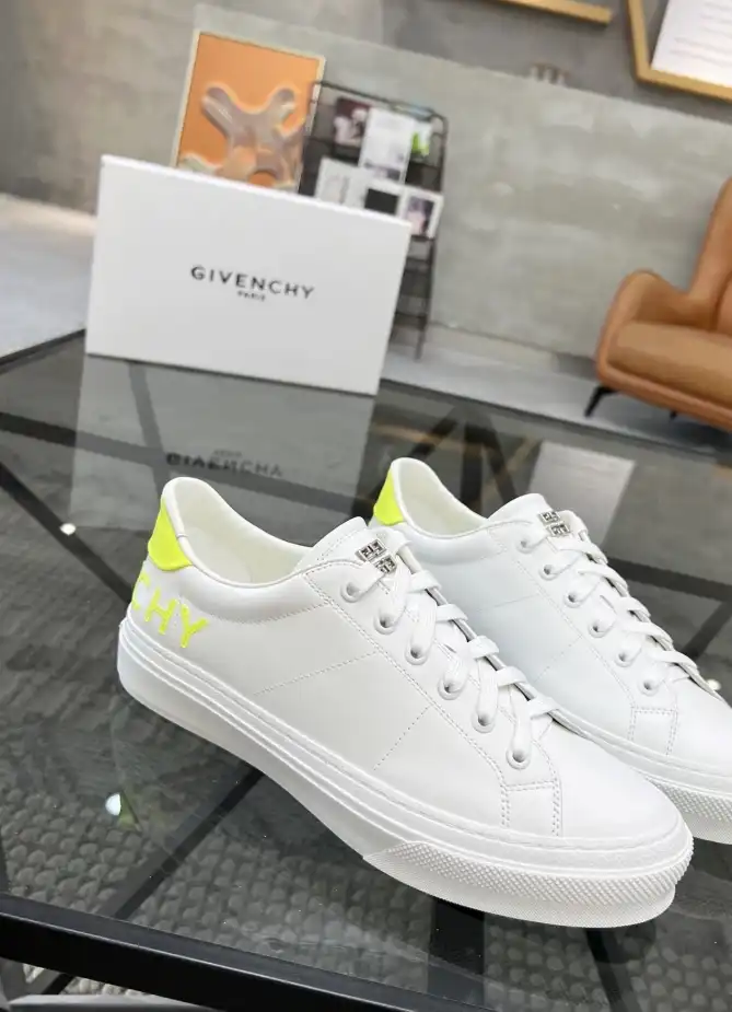 hype Givenchy Sneakers