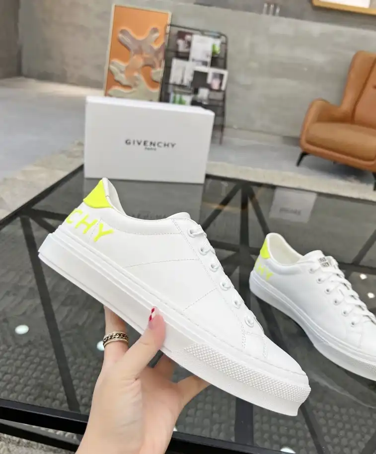 hype Givenchy Sneakers