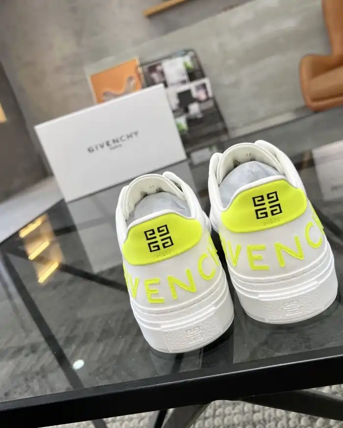 hype Givenchy Sneakers