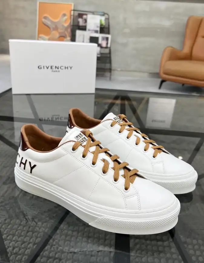 hype Givenchy Sneakers