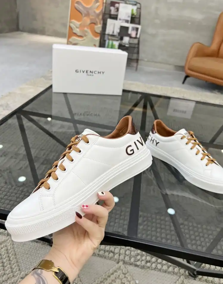 hype Givenchy Sneakers