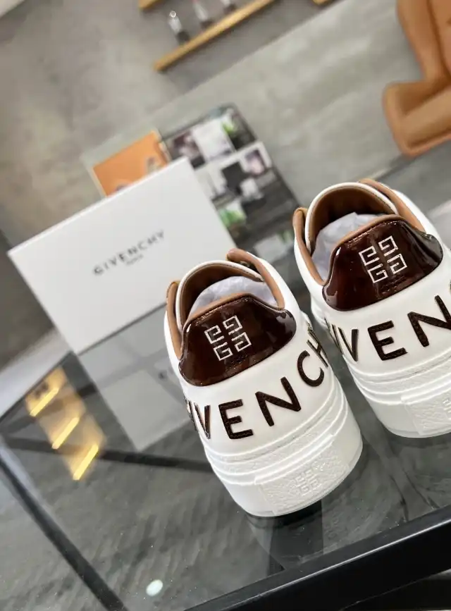 hype Givenchy Sneakers