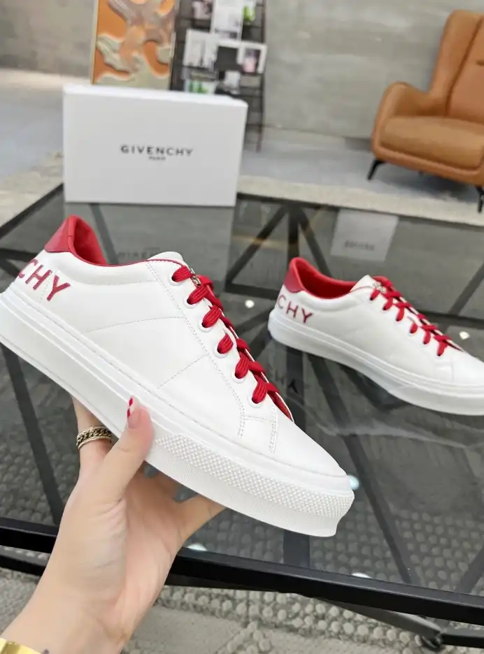 hype Givenchy Sneakers