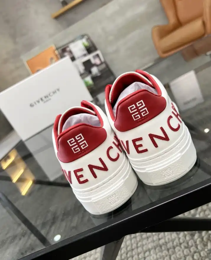 hype Givenchy Sneakers