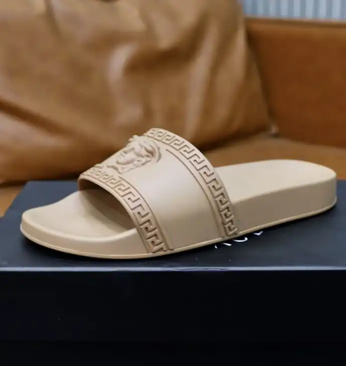 hype Givenchy Slippers