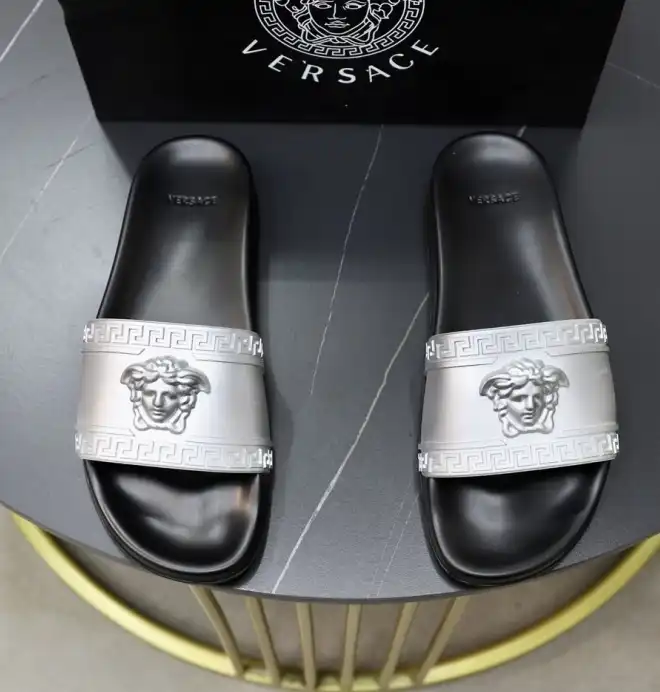 hype Givenchy Slippers