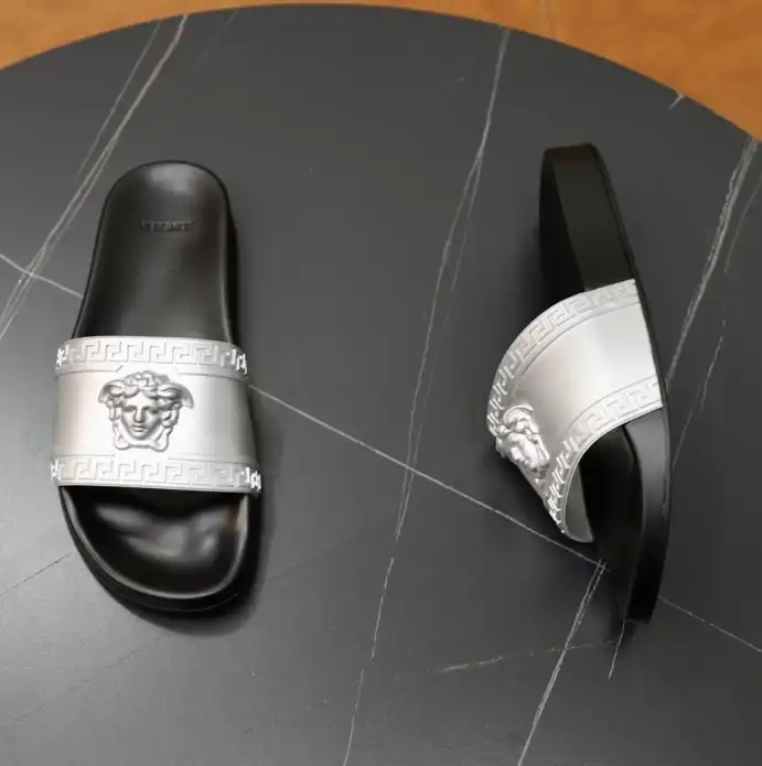 hype Givenchy Slippers