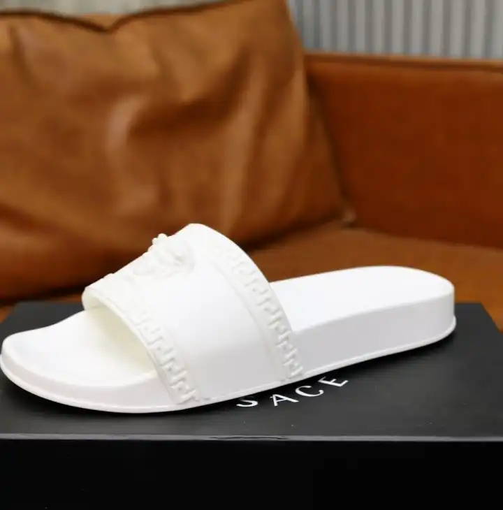 hype Givenchy Slippers