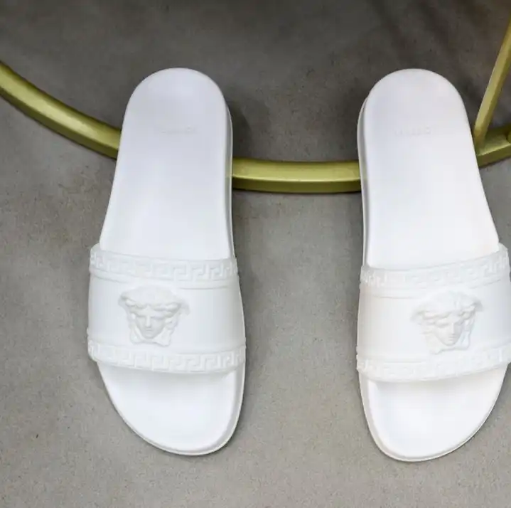 hype Givenchy Slippers