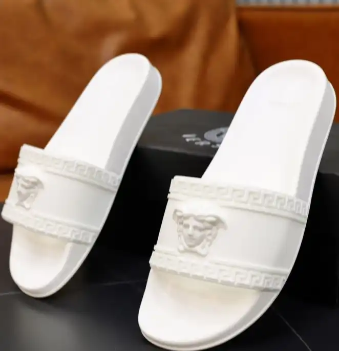 hype Givenchy Slippers