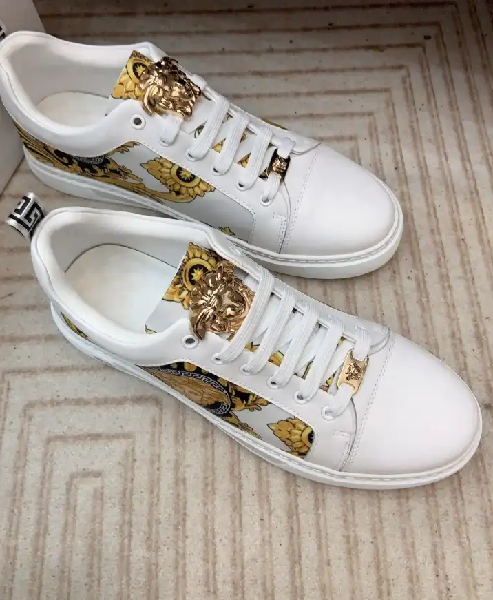 hype Givenchy Sneakers