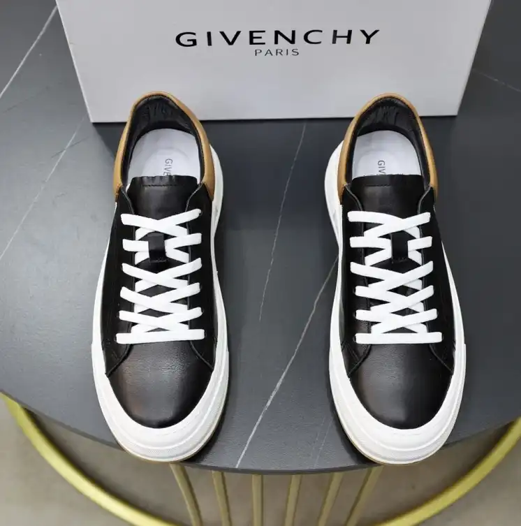 hype Givenchy Sneakers