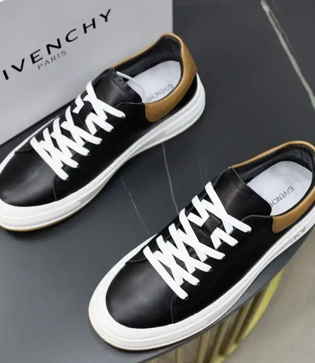 hype Givenchy Sneakers