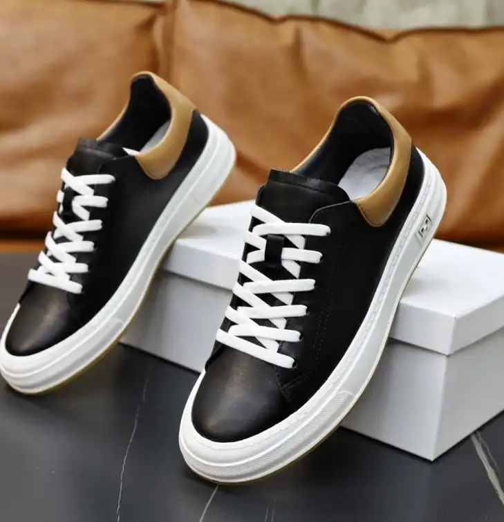 hype Givenchy Sneakers