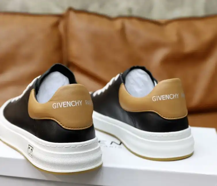 hype Givenchy Sneakers