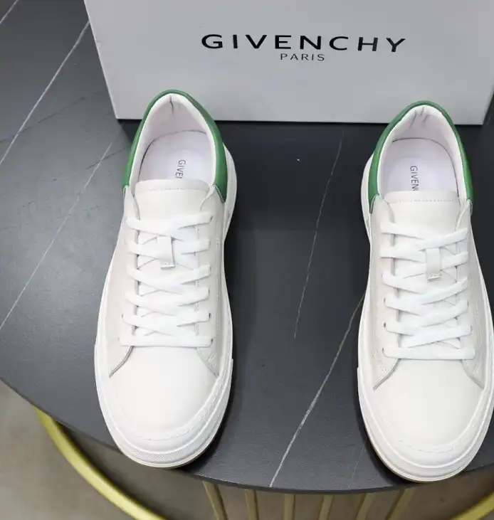 hype Givenchy Sneakers