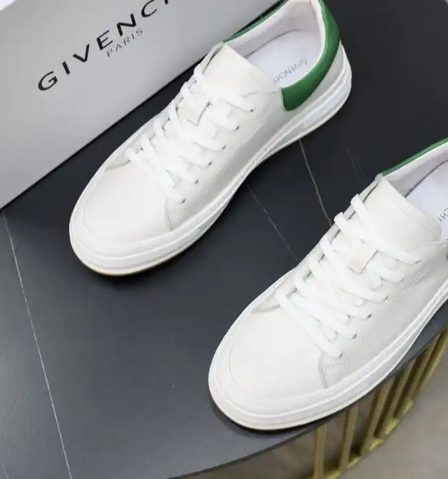 hype Givenchy Sneakers