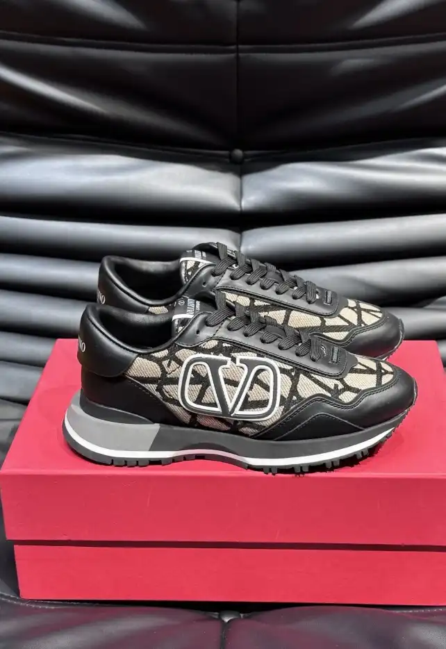 hype Valentino Casual Shoes