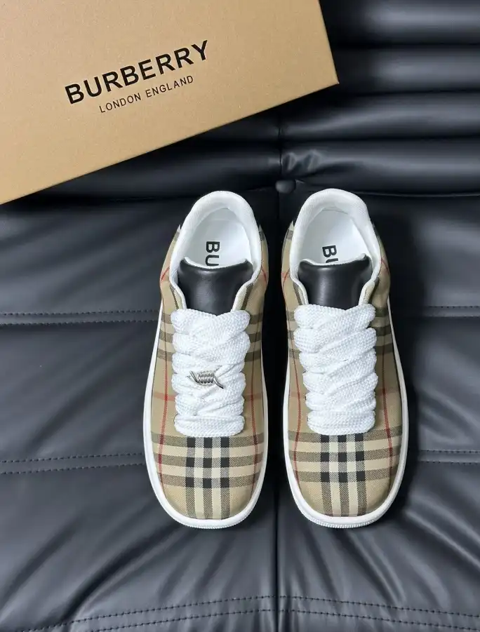 hype Burberry Sneakers