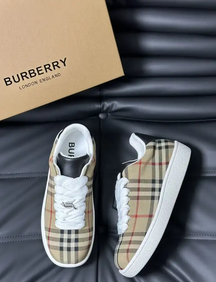 hype Burberry Sneakers