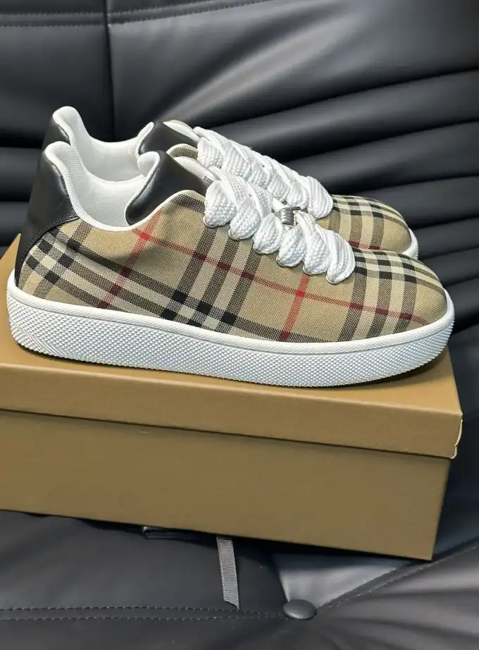 hype Burberry Sneakers