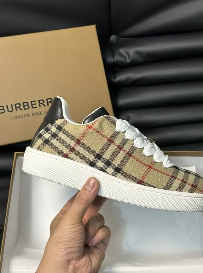 hype Burberry Sneakers