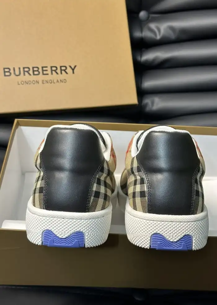 hype Burberry Sneakers