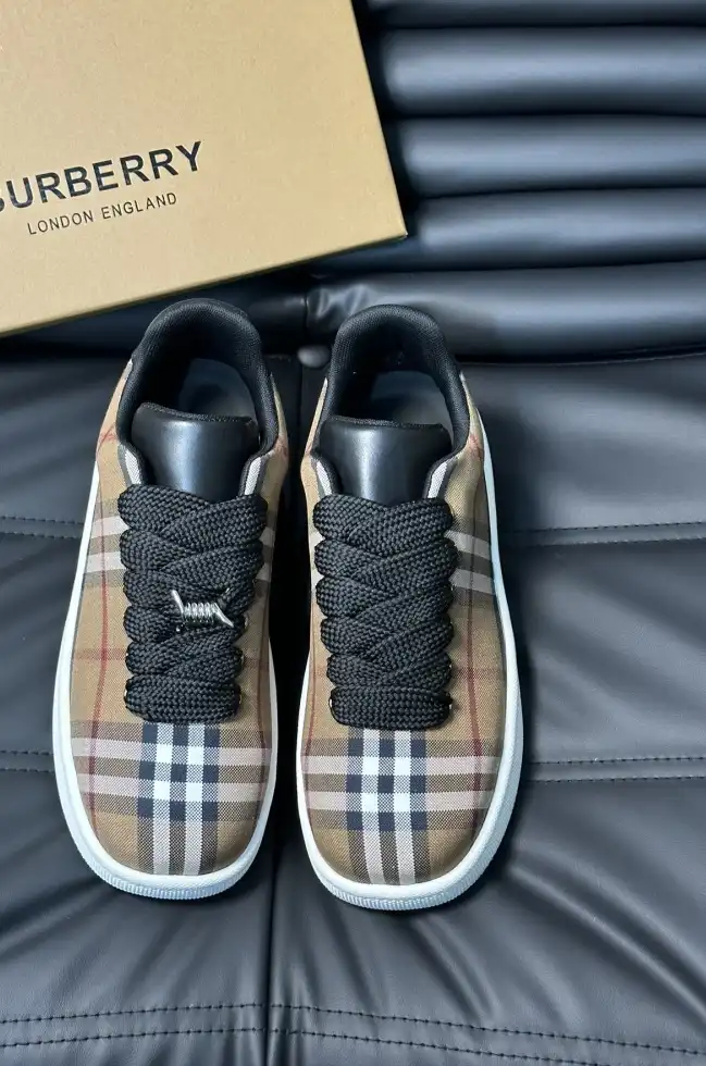 hype Burberry Sneakers