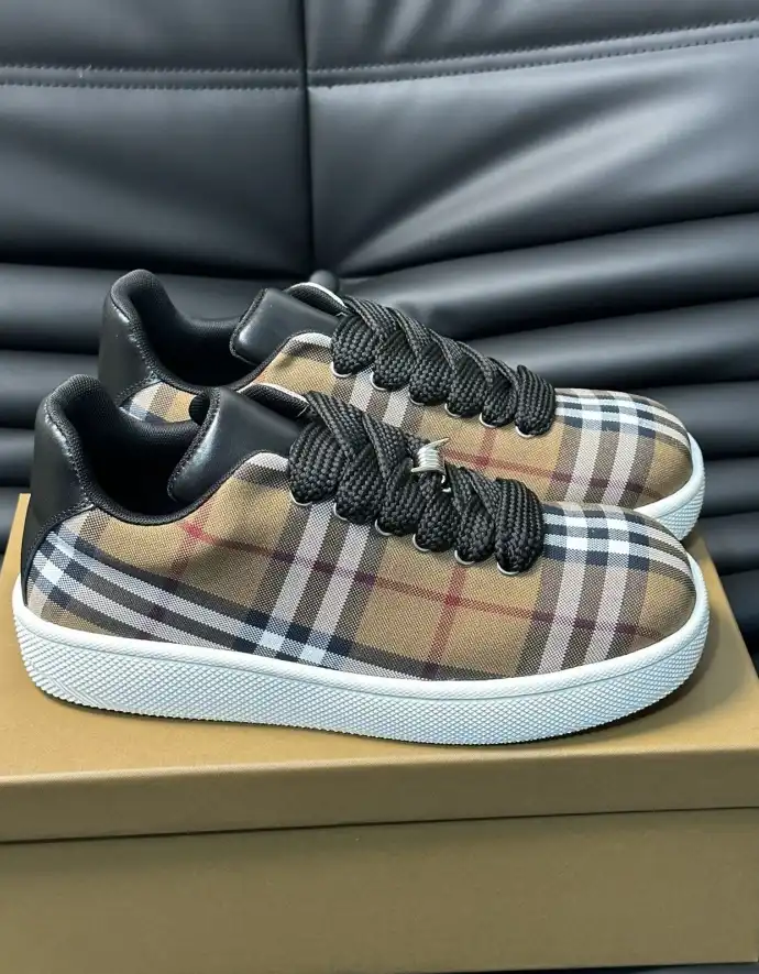 hype Burberry Sneakers