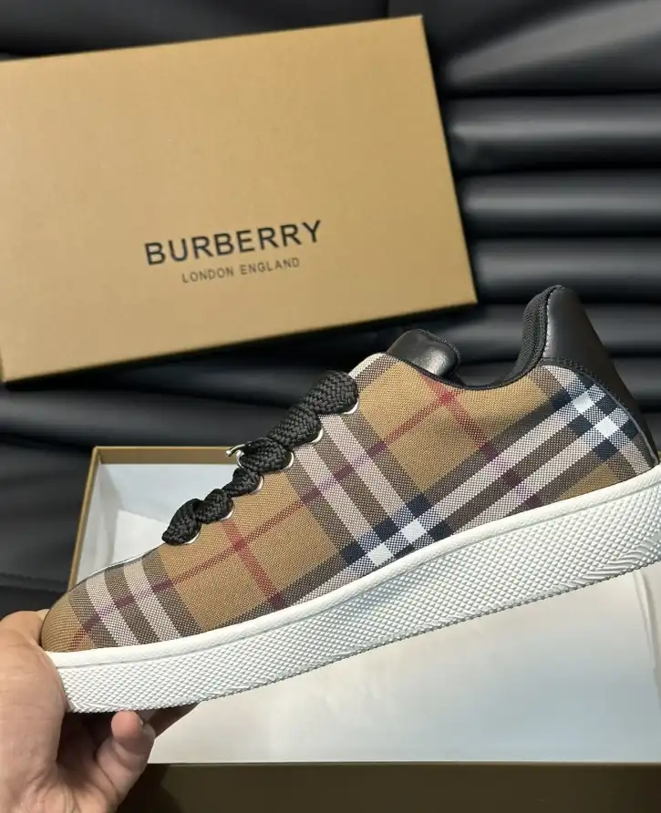 hype Burberry Sneakers