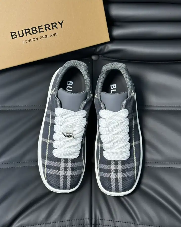 hype Burberry Sneakers