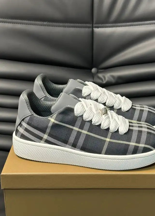 hype Burberry Sneakers