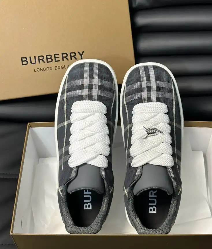 hype Burberry Sneakers