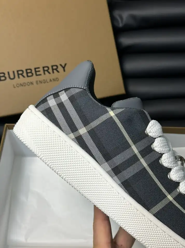 hype Burberry Sneakers