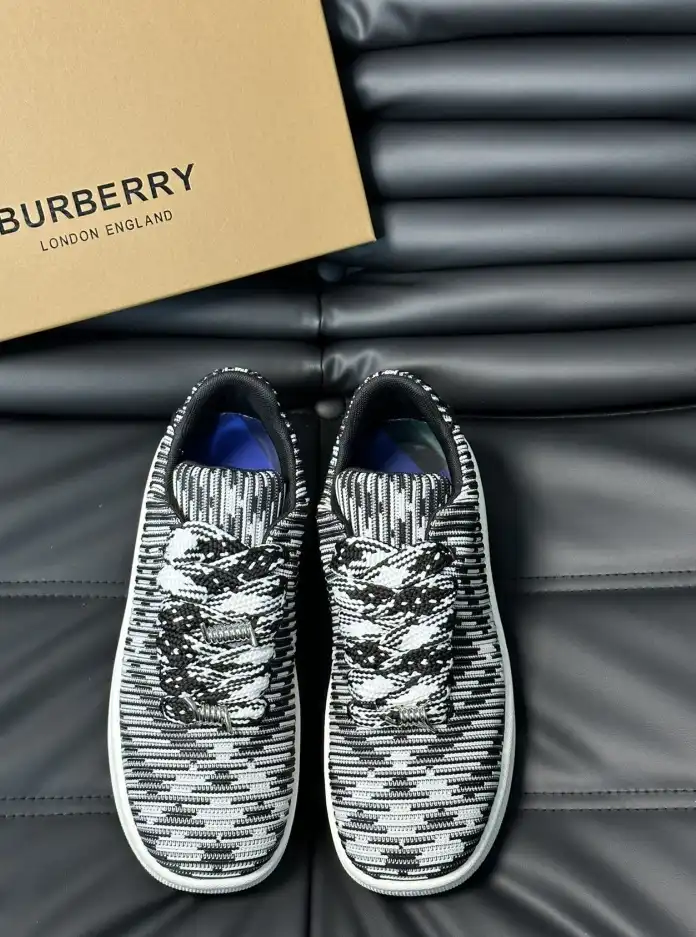 hype Burberry Sneakers